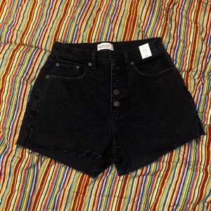 Black denim Abercrombie shorts!